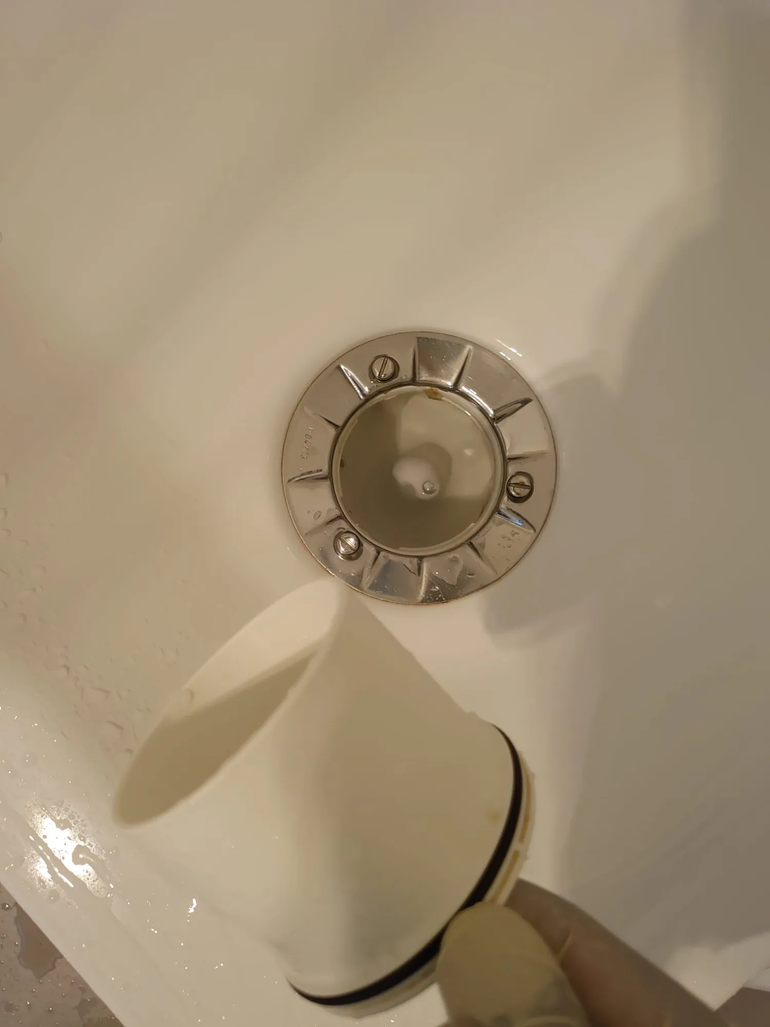 Waschbeckenabfluss gereinigt (nachher)